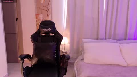ANABEL WOLF  online show from 06.15.26