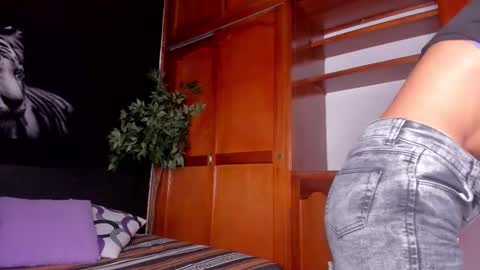 Anahi online show from 09.16.25