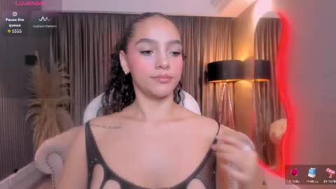 Snapshot of anahi_curlie1 chatting on 07.14.26 Anahi Curlie online show from 07.14.26