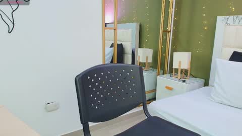 Anahi  online show from 10.06.25