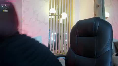 Snapshot of anahigh chatting on 09.17.25 anahi online show from 09.17.25