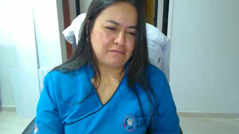 Snapshot of anaids_dam chatting on 10.21.25 anaids online show from 10.21.25