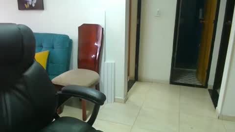 Snapshot of anaids_dam chatting on 10.28.25 anaids online show from 10.28.25