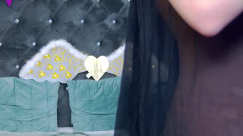 Snapshot of anais_carter chatting on 10.28.25 Anais Carter online show from 10.28.25