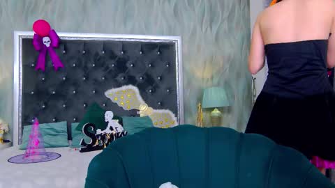 Snapshot of anais_carter chatting on 10.30.25 Anais Carter online show from 10.30.25