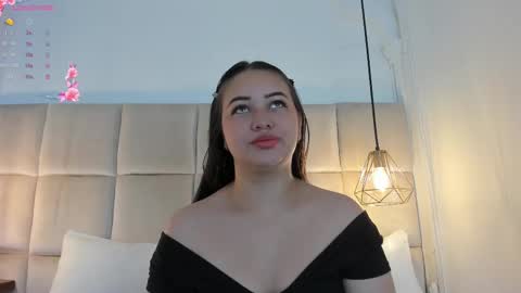 Snapshot of anaisclarkx chatting on 02.18.25 Anais clark online show from 02.18.25