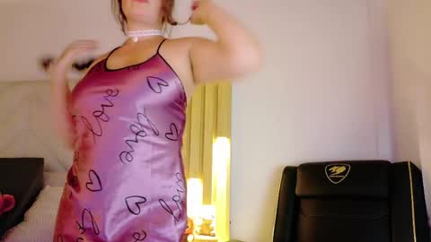 Snapshot of anaise_latif chatting on 05.15.26 Anaise online show from 05.15.26