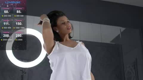 Snapshot of anaisleblanc chatting on 10.15.25 Anais online show from 10.15.25