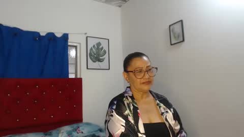 Snapshot of anaiss_hornyz chatting on 10.27.25 Libby online show from 10.27.25