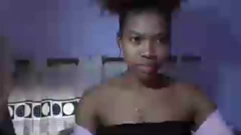 Snapshot of anaissa23 chatting on 07.25.26 anaissa23 online show from 07.25.26