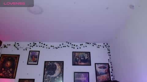 Snapshot of anakiss1 chatting on 02.27.26 help me to get 100 thumps up online show from 02.27.26