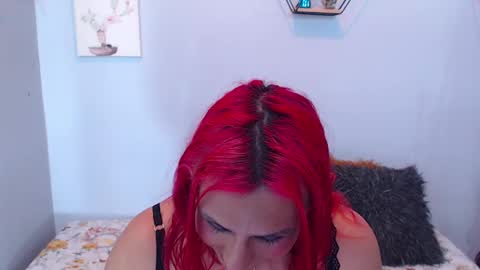 Snapshot of analia_01 chatting on 02.28.25 Analia online show from 02.28.25