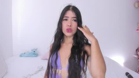 Snapshot of analia_collins chatting on 09.20.25 Ana online show from 09.20.25