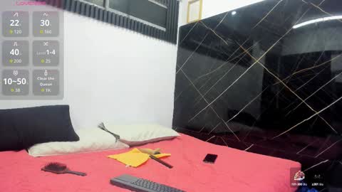 Snapshot of analia_smith chatting on 10.19.25 Analia smith online show from 10.19.25