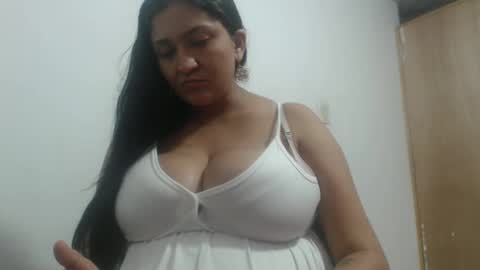 Snapshot of analy_hot chatting on 10.28.25 analy_hot online show from 10.28.25