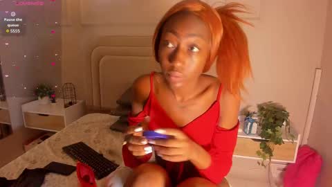 Snapshot of anamonroee chatting on 09.19.25 anamonroee online show from 09.19.25