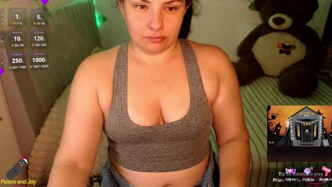 Snapshot of anaspark chatting on 10.12.25 Ana online show from 10.12.25