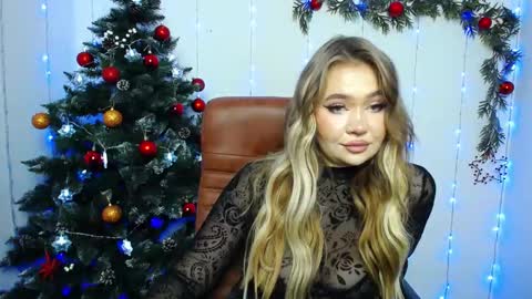 anastacyyellig online show from 12.13.24