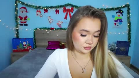 anastacyyellig online show from 12.14.24