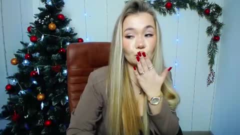anastacyyellig online show from 12.21.24