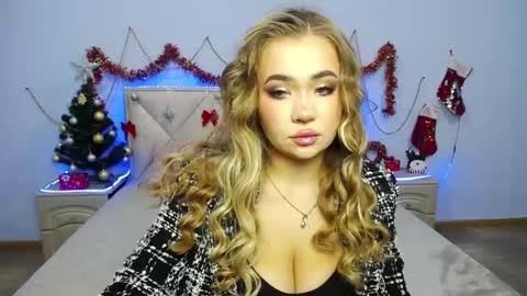 anastacyyellig online show from 12.28.24