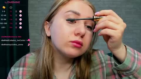Snapshot of anastasia_gold1 chatting on 05.17.26 anna online show from 05.17.26