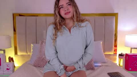 Mia online show from 04.07.26