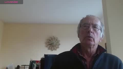 Snapshot of anax69 chatting on 11.01.25 mario online show from 11.01.25