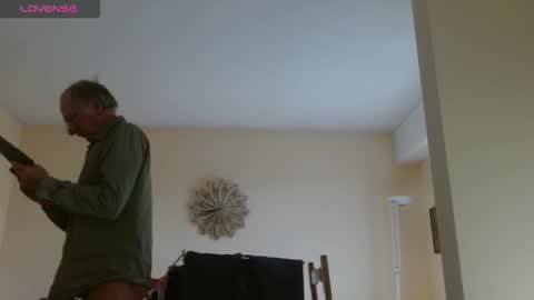 Snapshot of anax69 chatting on 11.02.25 mario online show from 11.02.25