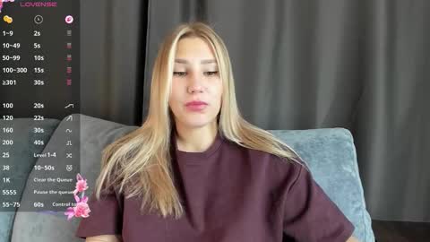 Snapshot of and1sa chatting on 10.22.25 Andisa online show from 10.22.25