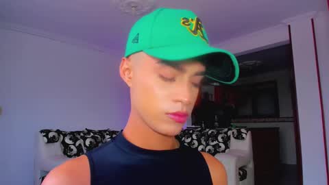 Snapshot of anddy_grey1 chatting on 01.21.25 Dani 3 online show from 01.21.25