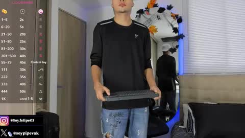 Snapshot of ander_bisex chatting on 11.01.25 Ander online show from 11.01.25