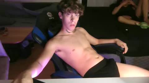 andertwink online show from 04.15.26