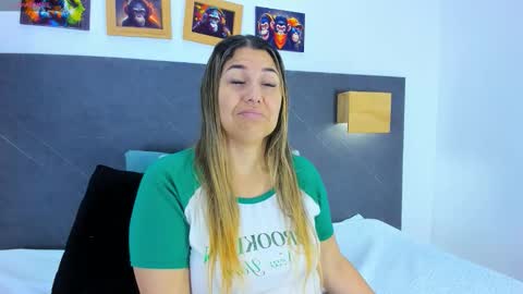 Snapshot of andhrea_vale chatting on 02.04.26 Andrea online show from 02.04.26