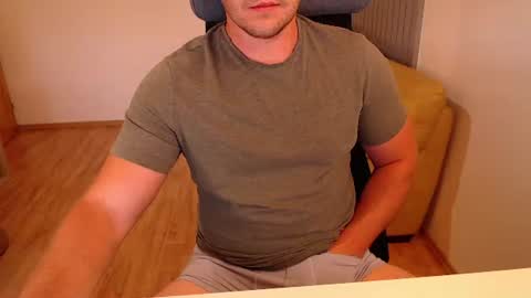 Snapshot of andnandor chatting on 07.23.26 andnandor online show from 07.23.26