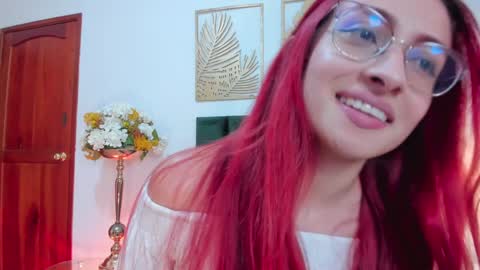 Snapshot of andracyruss chatting on 01.10.25 Andra Cyrus online show from 01.10.25