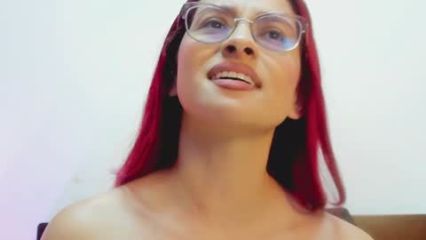 Snapshot of andracyruss chatting on 02.04.25 Andra Cyrus online show from 02.04.25