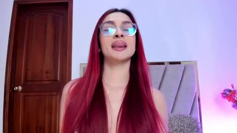 Snapshot of andracyruss chatting on 09.12.25 Andra Cyrus online show from 09.12.25