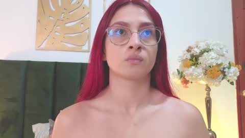 Snapshot of andracyruss chatting on 09.19.25 Andra Cyrus online show from 09.19.25