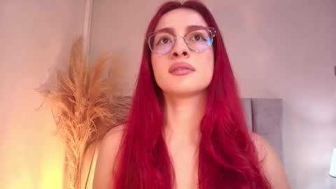 Snapshot of andracyruss chatting on 09.22.25 Andra Cyrus online show from 09.22.25