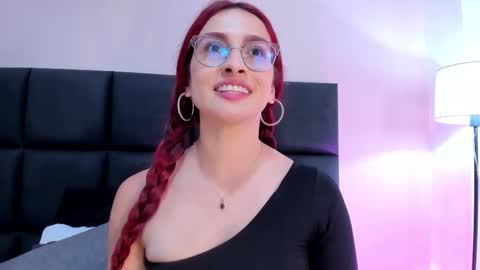 Snapshot of andracyruss chatting on 10.10.25 Andra Cyrus online show from 10.10.25