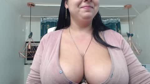 AndraHart  online show from 02.21.25