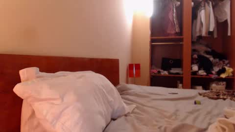 Snapshot of andrasweetie chatting on 12.01.24 Andra online show from 12.01.24