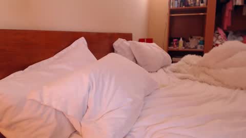 Snapshot of andrasweetie chatting on 03.11.25 Andra online show from 03.11.25