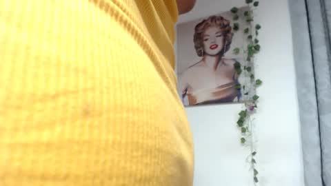 Snapshot of andre1082 chatting on 02.23.25 Andre online show from 02.23.25