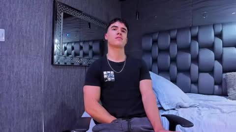 Snapshot of andre_parker chatting on 12.18.24 Andre Parker online show from 12.18.24