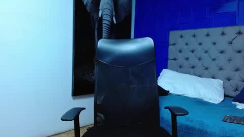 Snapshot of andre_parker chatting on 02.05.25 Andre Parker online show from 02.05.25