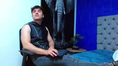 Snapshot of andre_parker chatting on 02.13.25 Andre Parker online show from 02.13.25