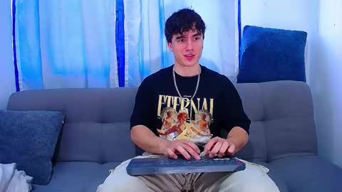 Snapshot of andre_parker chatting on 09.19.25 Andre Parker online show from 09.19.25