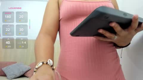 Andrea Caicedo online show from 01.06.26